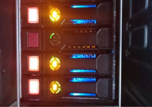 چراغ LED هارد در سرور اچ پی